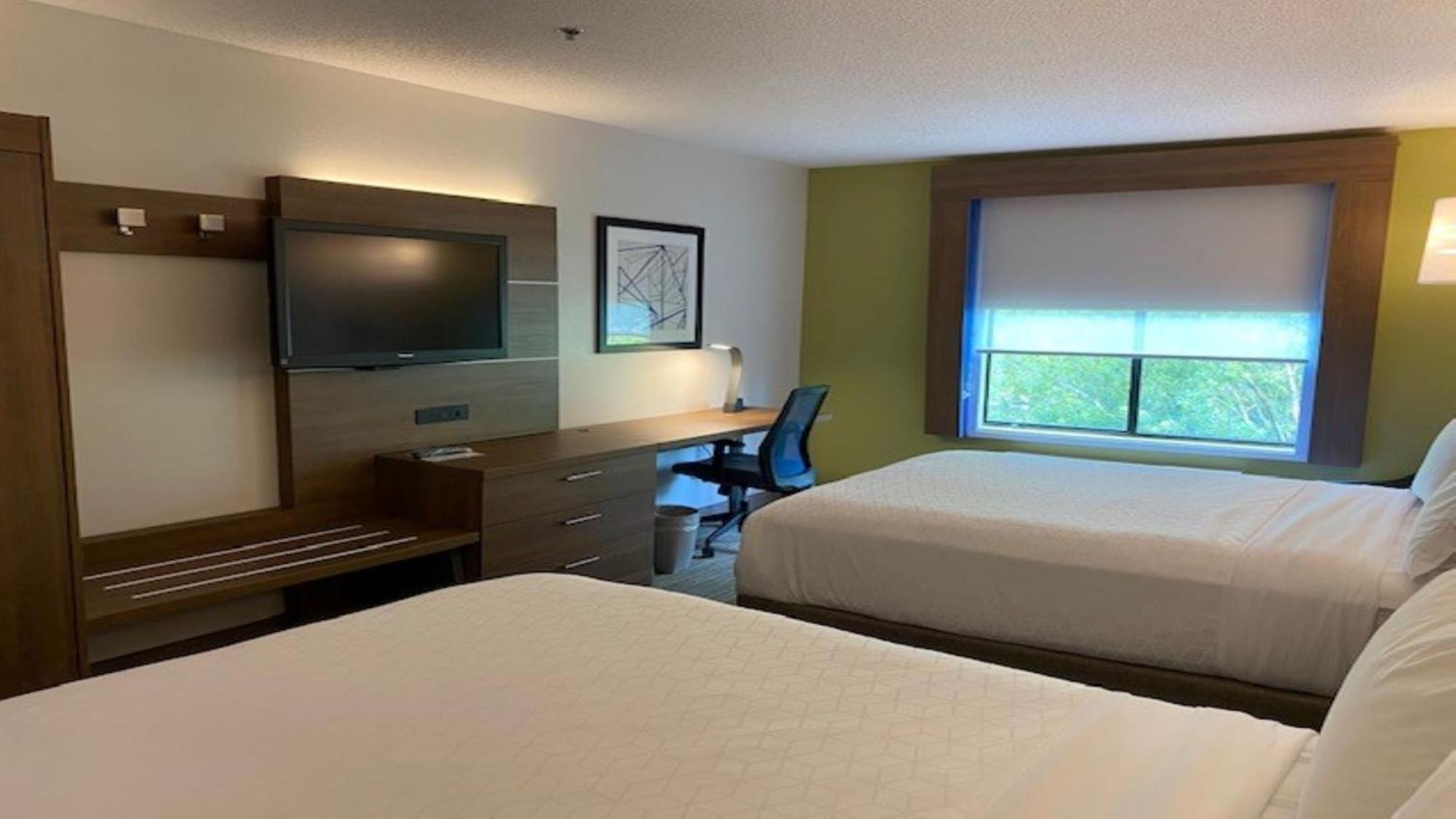 Express By Ihg Hotel 2*