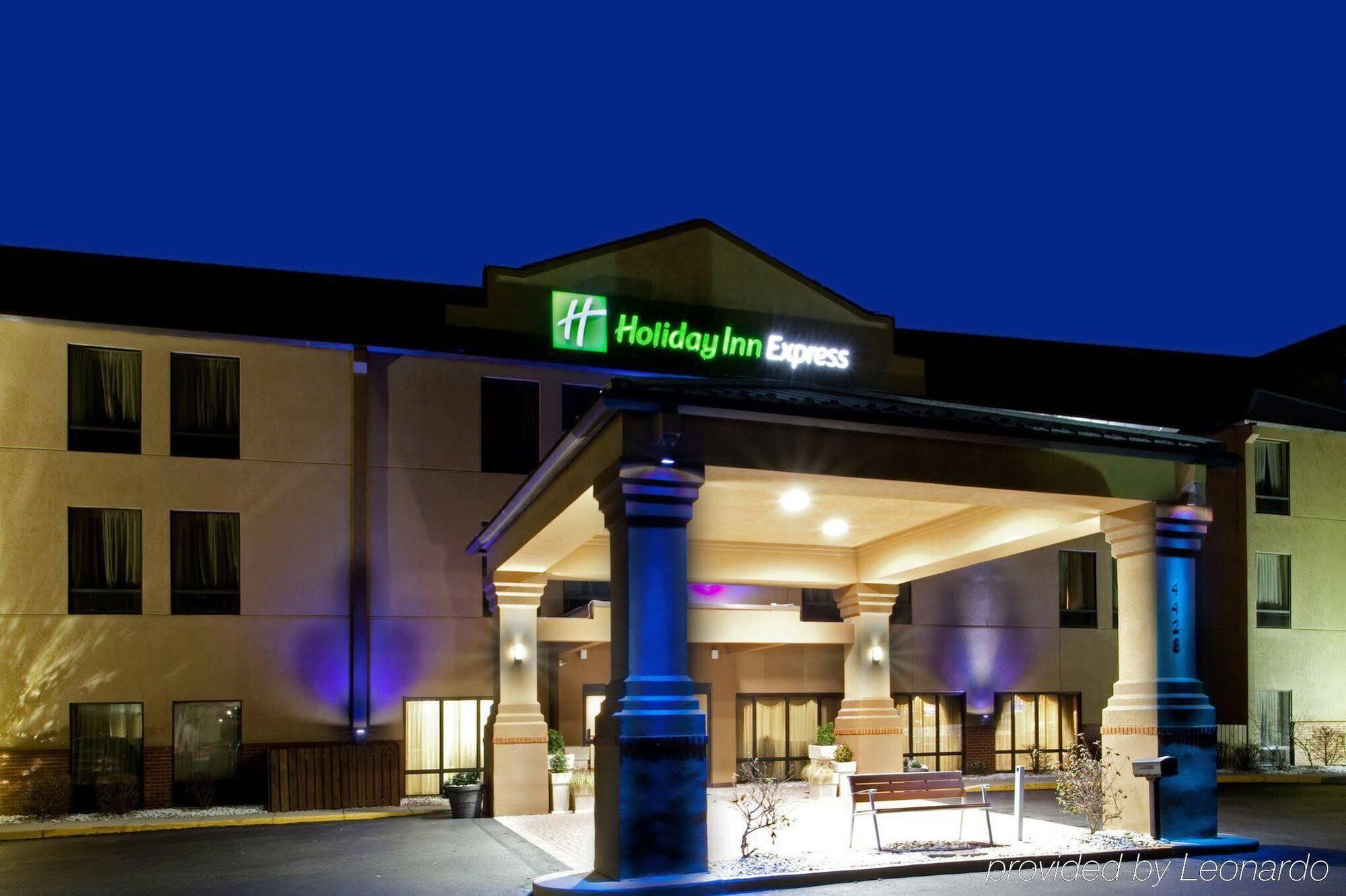 Express By Ihg Hotel 2*