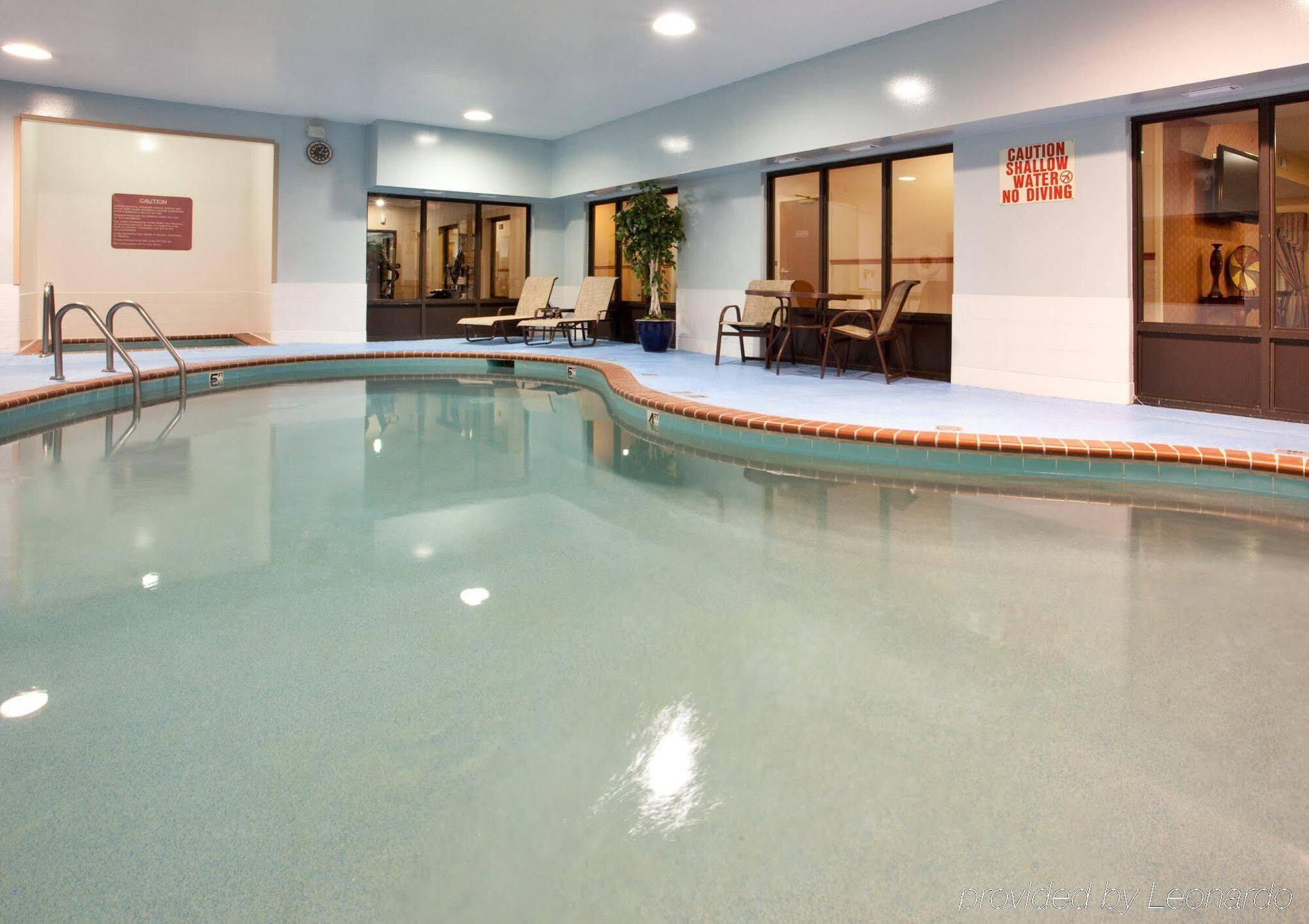 Express By Ihg Hotel 2*